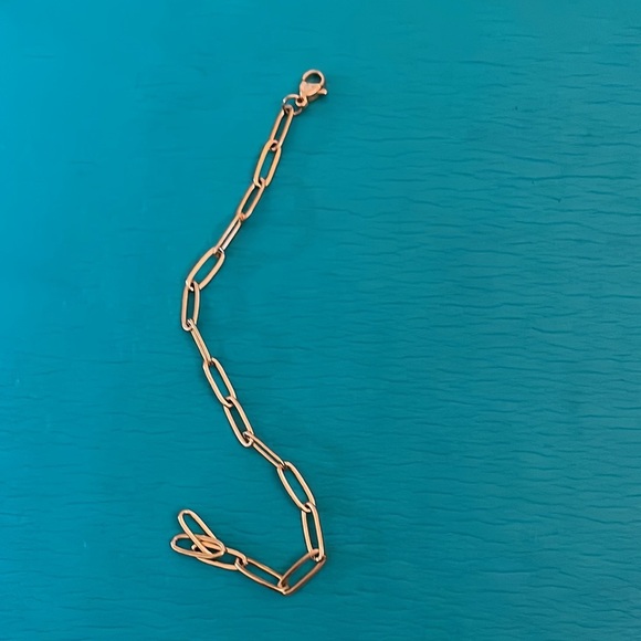 Gold plated paperclip chain bracket. - Picture 3 of 6